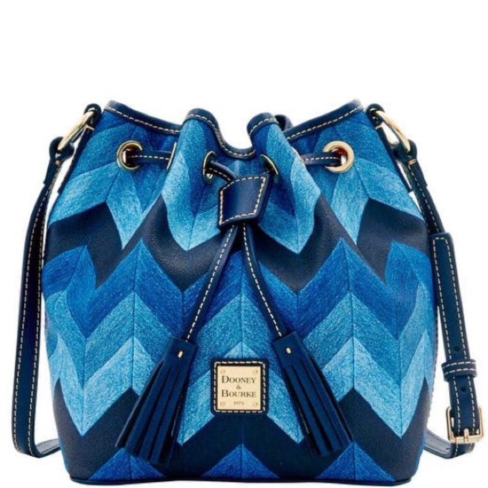 NWOT Dooney & Bourke Kendall Chevron Crossbody